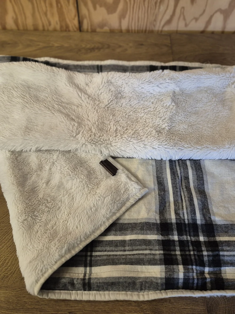 UGG Hooded Plaid Sherpa Pillow Case - Cream, Black & Gray - Picture 6 of 9